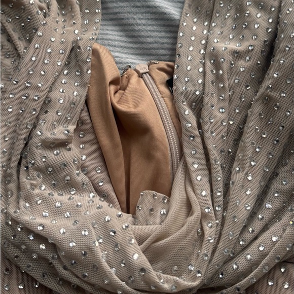 Elegant Halter Neck Dress with Silver Accents - Picture 5 of 13